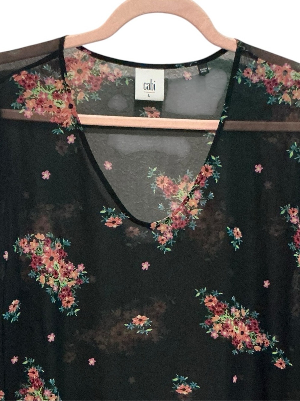 CABI Floral Sheer V-Neck Long Sleeve Blouse L 22” p2p Black NWOT - Picture 5 of 9
